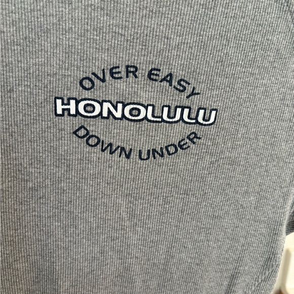 Honolulu Tight T-Shirt - Size Small - Picture 2 of 6